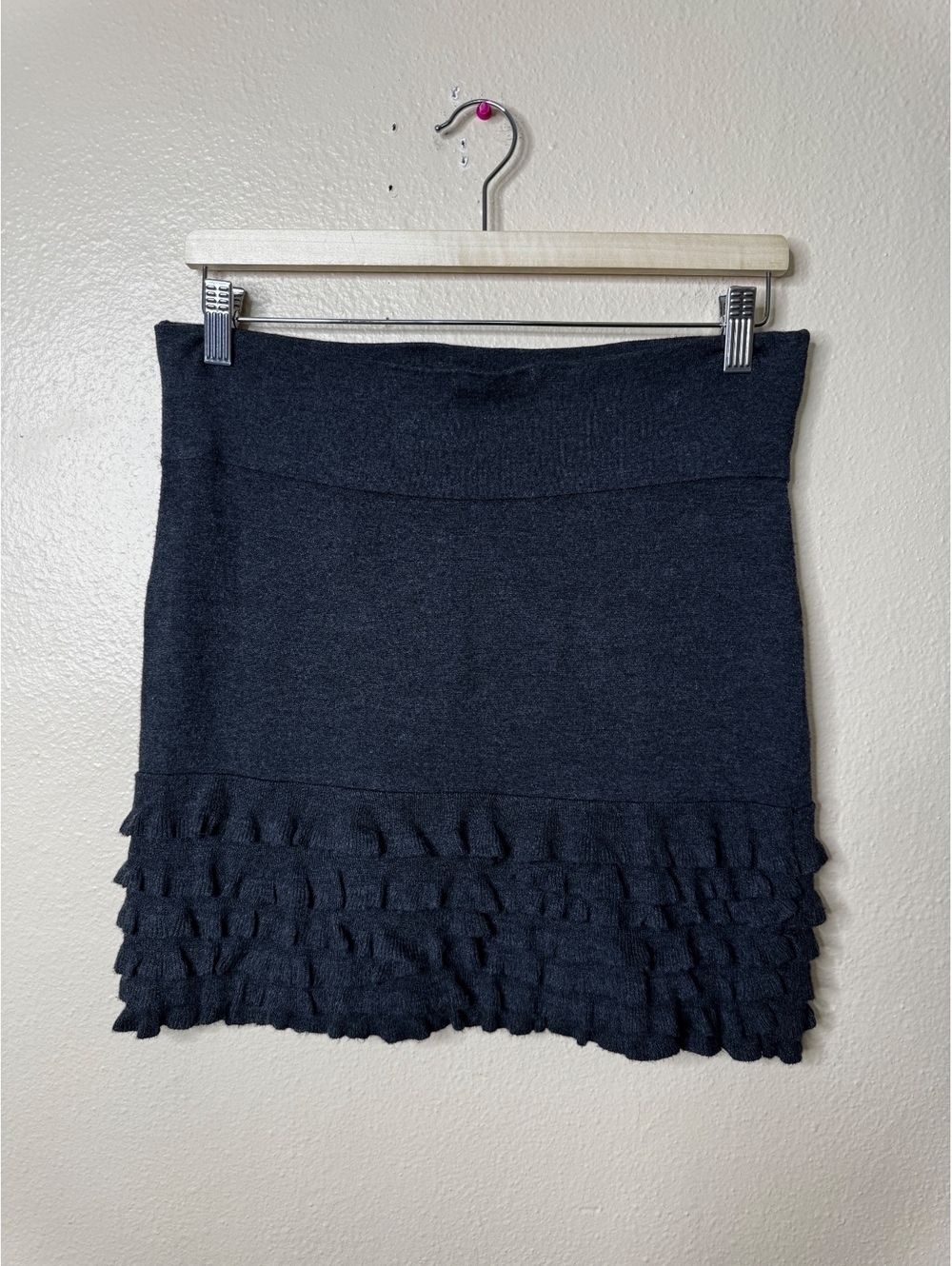 Ted Baker London Ruffle Hem Knit Mini Skirt Women’s Size 2 Gray Stretch Pull On